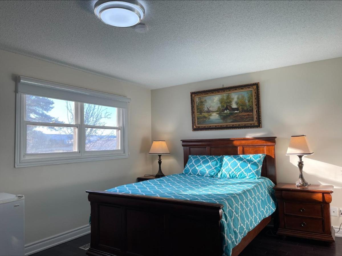 77 Nice And Warm Series Rooms Торонто Екстериор снимка