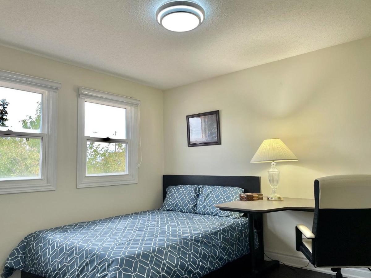 77 Nice And Warm Series Rooms Торонто Екстериор снимка