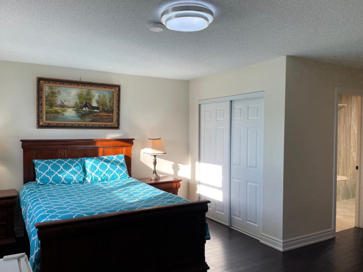 77 Nice And Warm Series Rooms Торонто Екстериор снимка