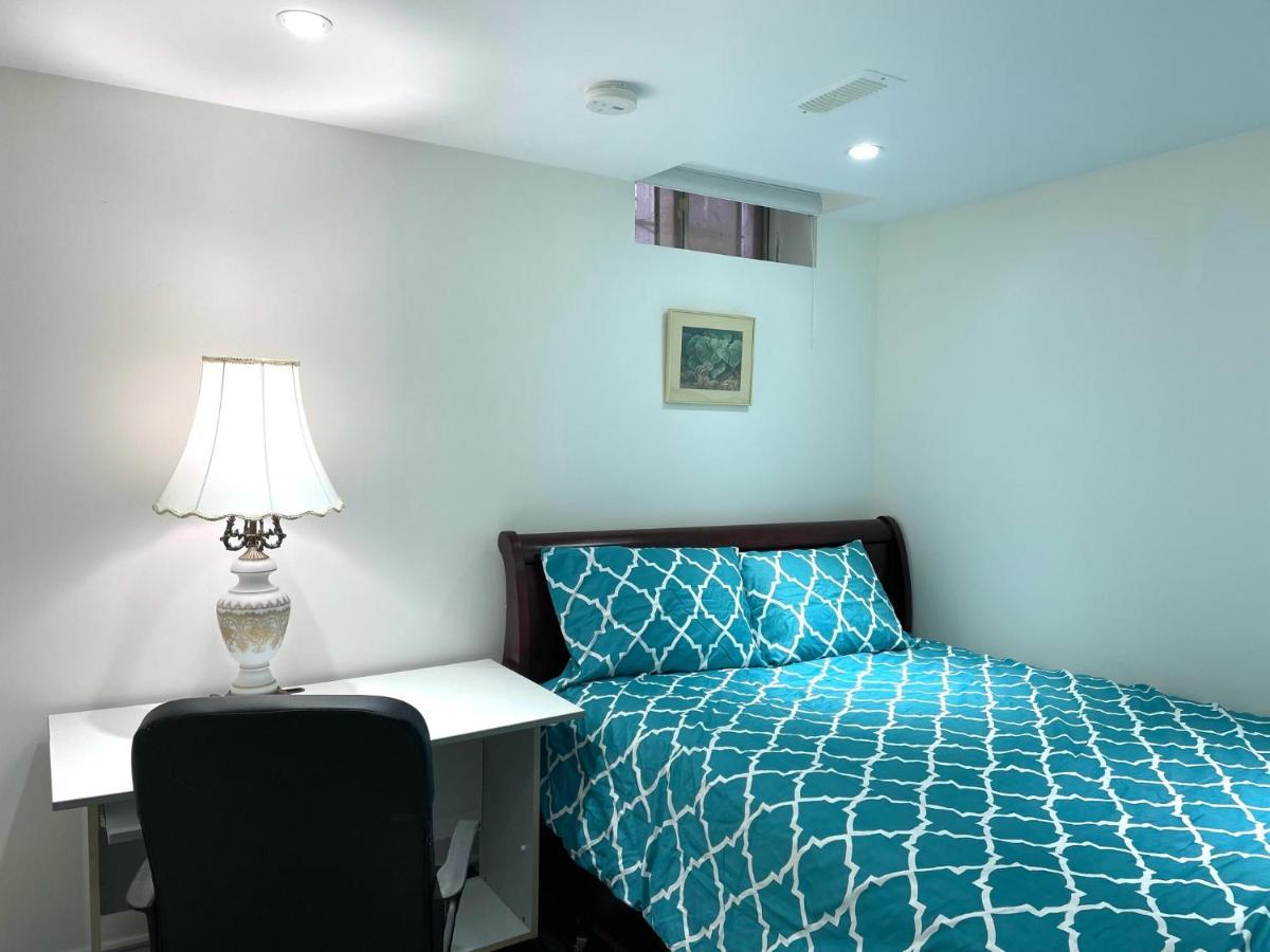 77 Nice And Warm Series Rooms Торонто Екстериор снимка