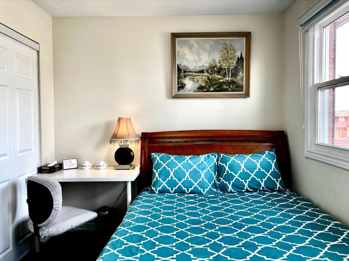 77 Nice And Warm Series Rooms Торонто Екстериор снимка