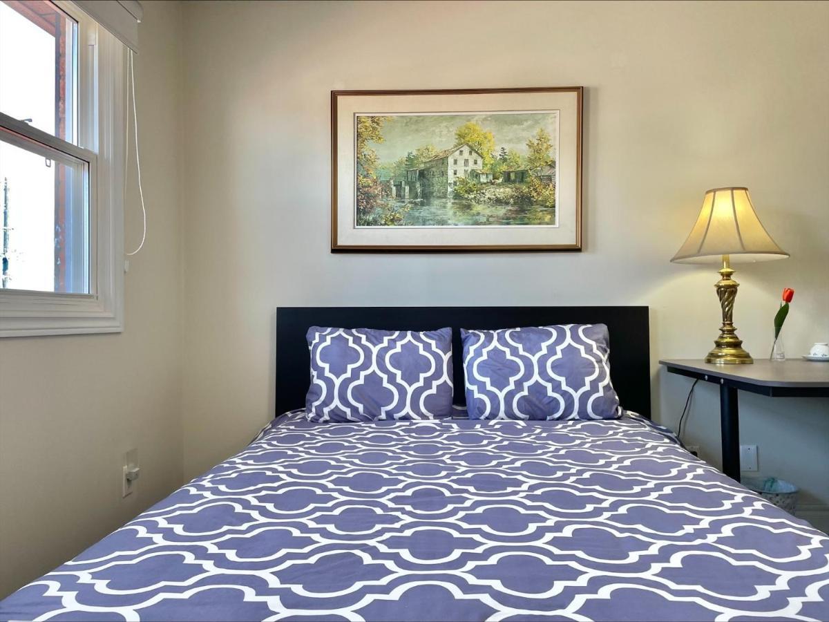 77 Nice And Warm Series Rooms Торонто Екстериор снимка