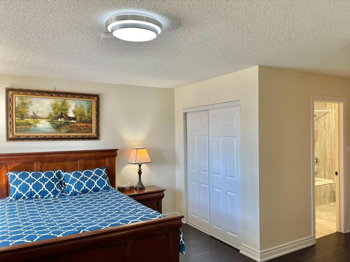 77 Nice And Warm Series Rooms Торонто Екстериор снимка