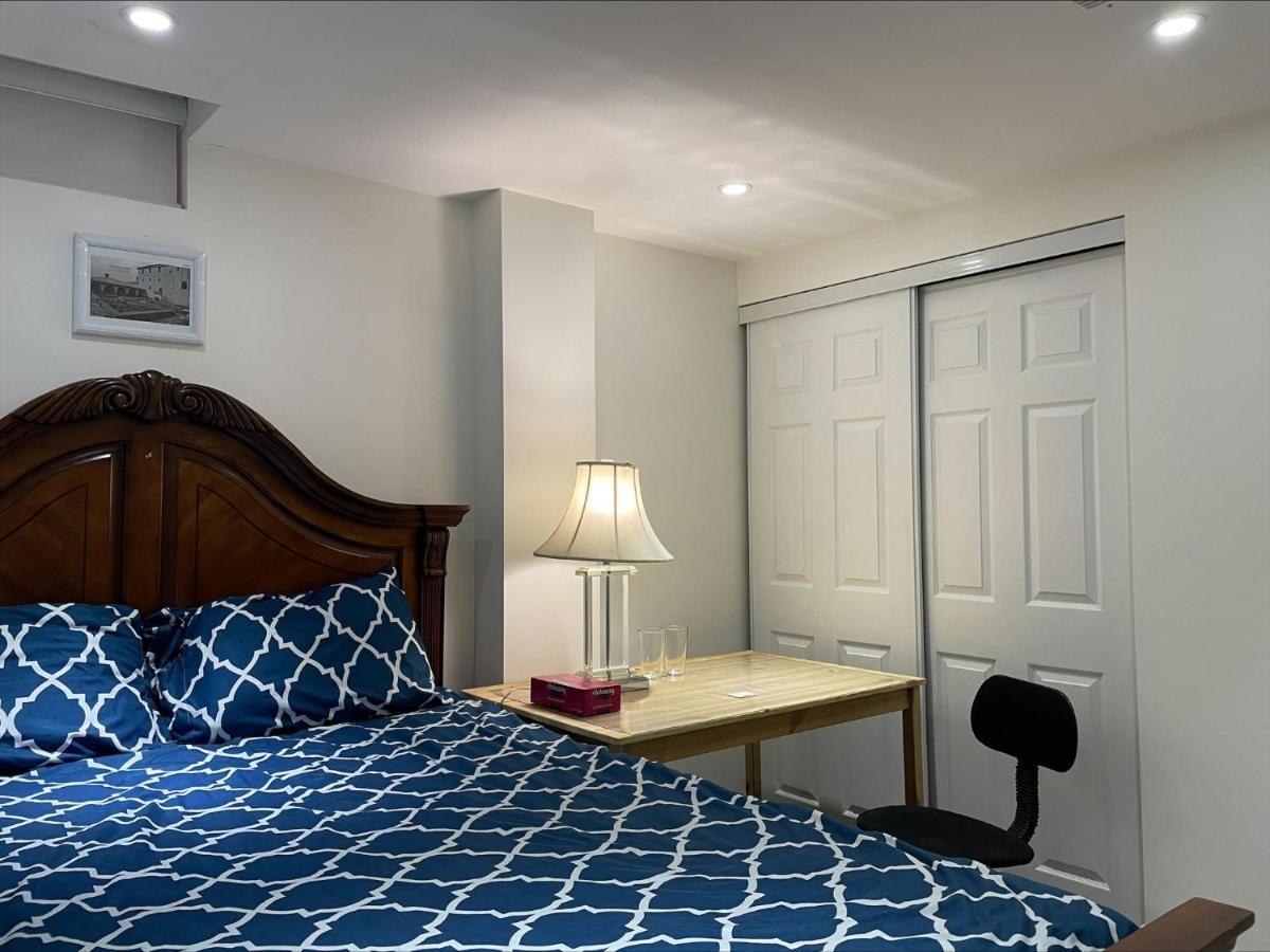 77 Nice And Warm Series Rooms Торонто Екстериор снимка