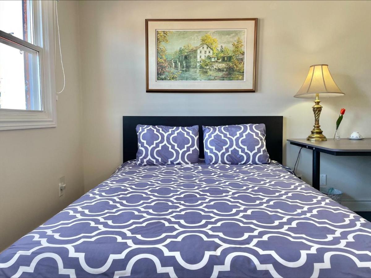 77 Nice And Warm Series Rooms Торонто Екстериор снимка